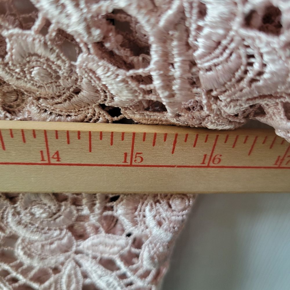 Reformation‎ XS Beige/Pink Floral Lace Crochet Crop Top Sheer Romantic Coquette - Picture 4 of 8